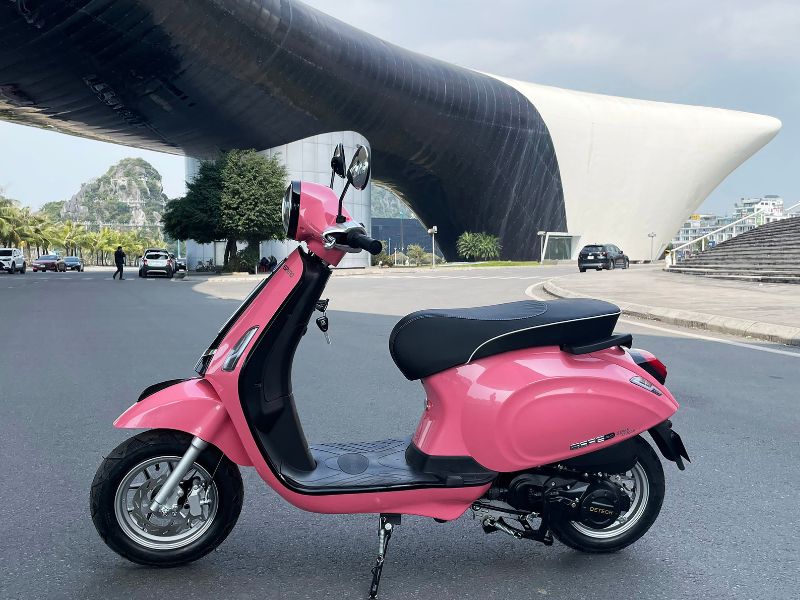 Top xe máy điện Vespa màu hồng nữ tính